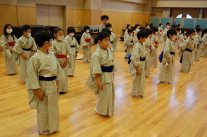 (動)2年生伝統の時間～日本舞踊