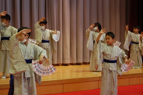 ２年生伝統の時間～日本舞踊舞台稽古