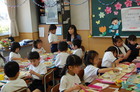 （動）楽しい給食～１年生の教室・・・