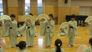 （動）２年生伝統の時間～日本舞踊