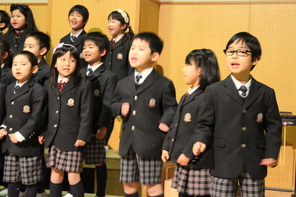 （動）6年生を送る会～全校合唱・職員合唱